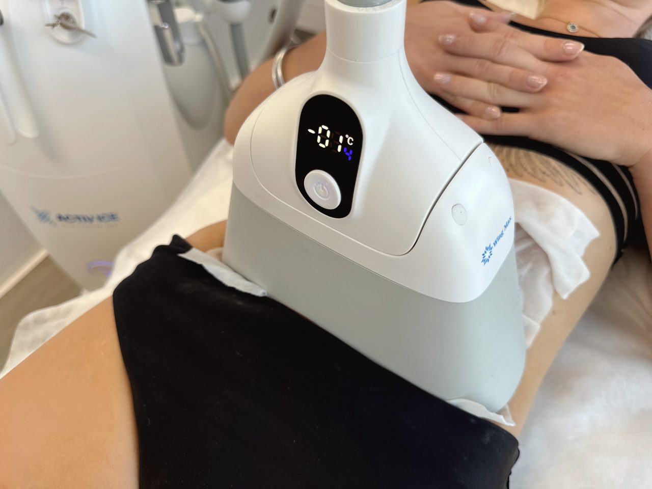 Soin cryolipolyse cuisses avec applicateur Arc-T Activ Ice